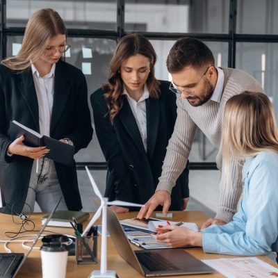 Active,Discussion.,Business,People,Are,Working,In,The,Office.